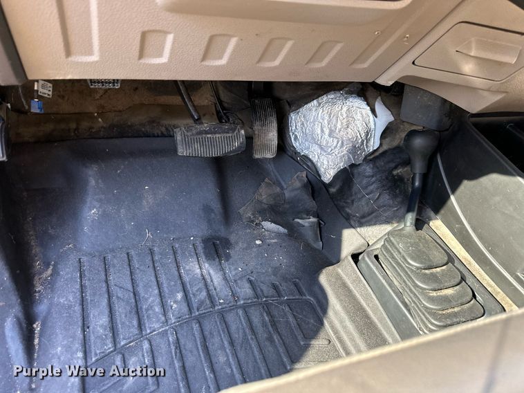 image for item DS3208 2008 Ford F450 Super Duty Crew Cab flatbed truck