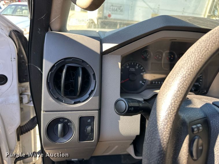 image for item DS3208 2008 Ford F450 Super Duty Crew Cab flatbed truck