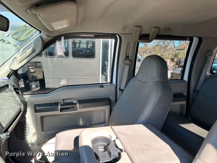 image for item DS3208 2008 Ford F450 Super Duty Crew Cab flatbed truck