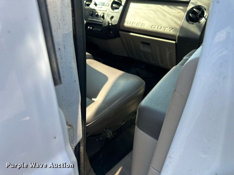 image for item DS3208 2008 Ford F450 Super Duty Crew Cab flatbed truck