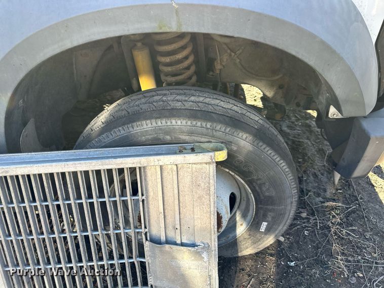 image for item DS3208 2008 Ford F450 Super Duty Crew Cab flatbed truck