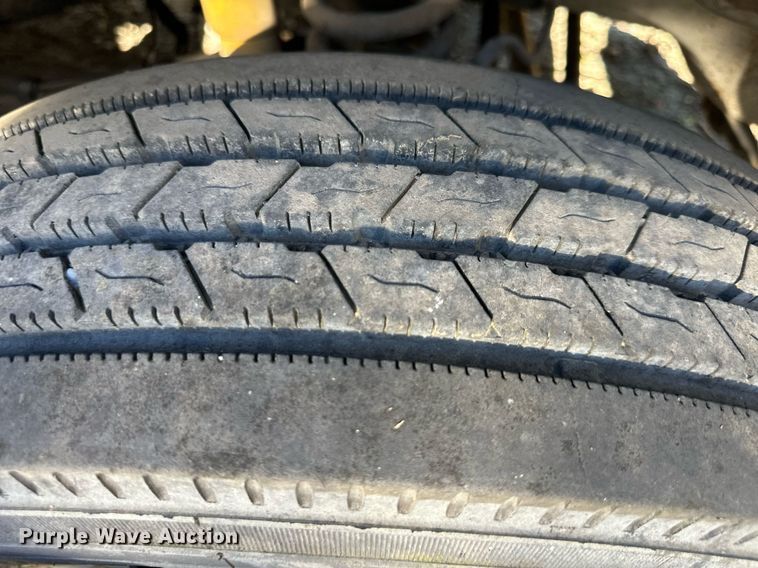 image for item DS3208 2008 Ford F450 Super Duty Crew Cab flatbed truck