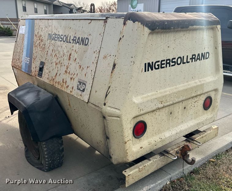 image for item DS3264 Ingersoll Rand 185 air compressor