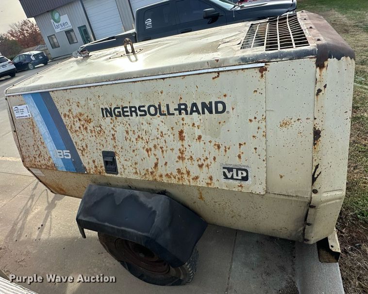 image for item DS3264 Ingersoll Rand 185 air compressor