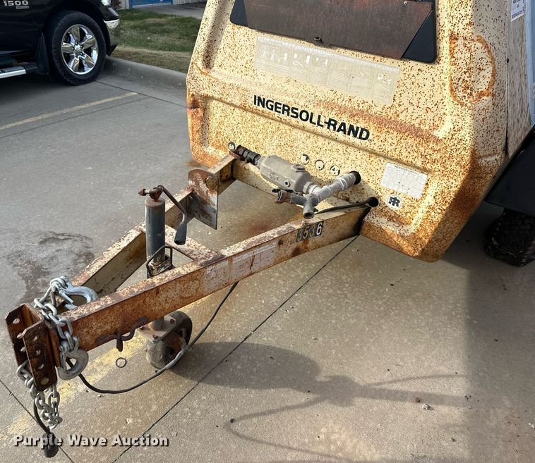 image for item DS3264 Ingersoll Rand 185 air compressor