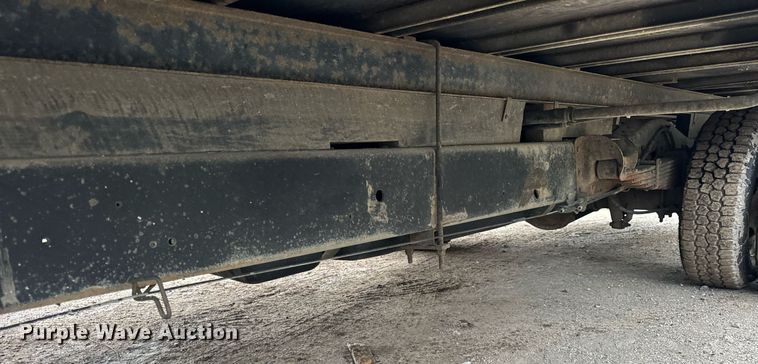 image for item DT2214 2004 GMC Savana G3500 box truck