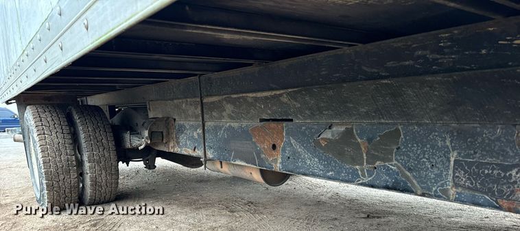 image for item DT2214 2004 GMC Savana G3500 box truck