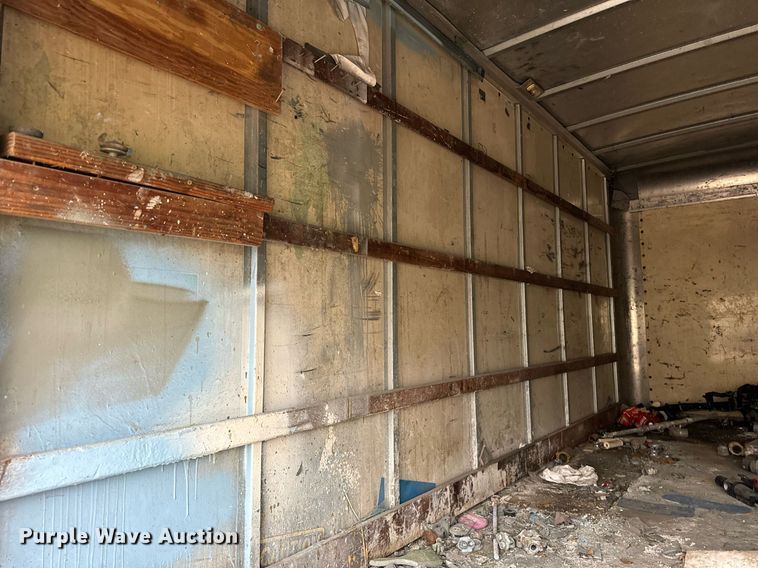 image for item DT2214 2004 GMC Savana G3500 box truck