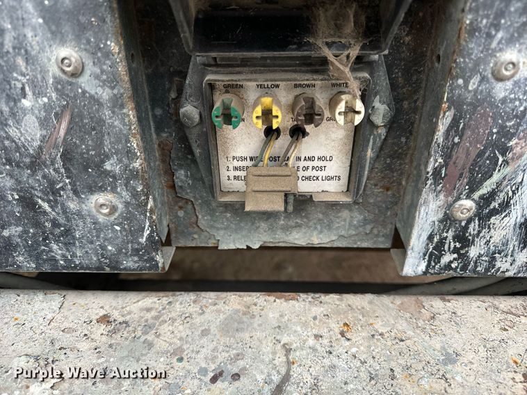 image for item DT2215 2007 GMC Savana G3500 box truck