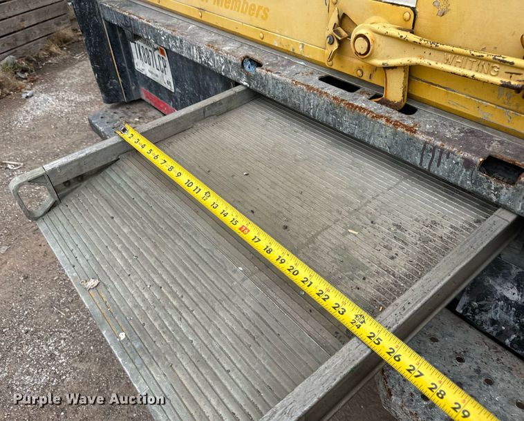 image for item DT2215 2007 GMC Savana G3500 box truck