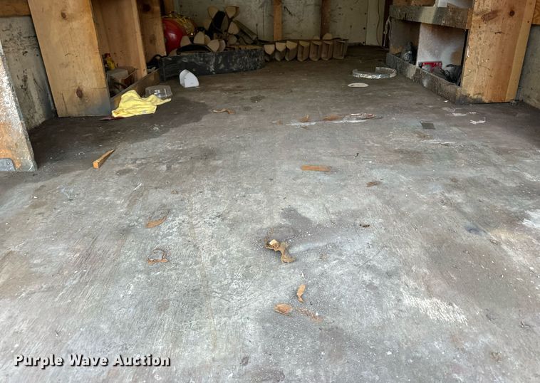 image for item DT2215 2007 GMC Savana G3500 box truck