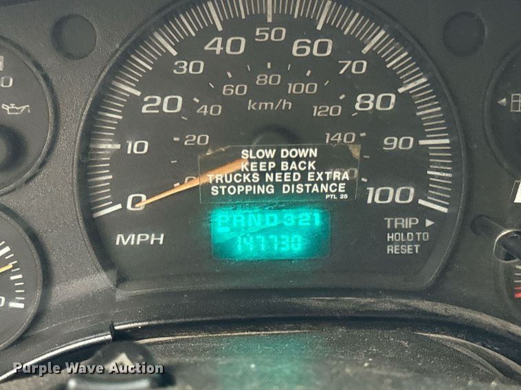 image for item DT2215 2007 GMC Savana G3500 box truck