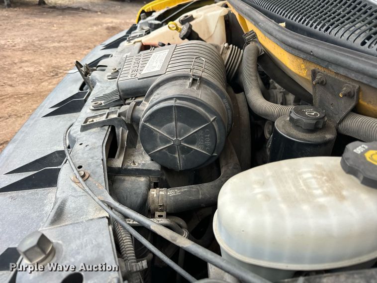 image for item DT2215 2007 GMC Savana G3500 box truck