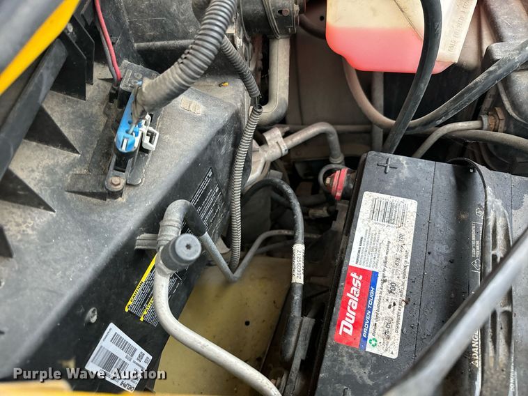 image for item DT2215 2007 GMC Savana G3500 box truck