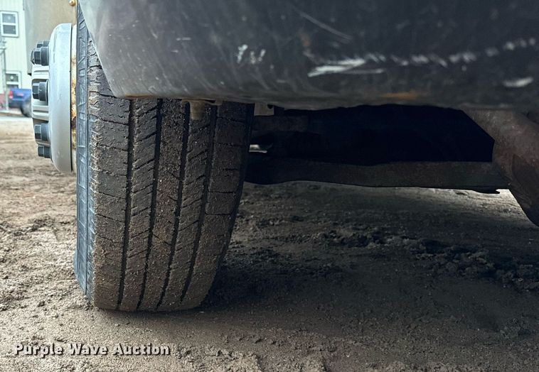 image for item DT2215 2007 GMC Savana G3500 box truck