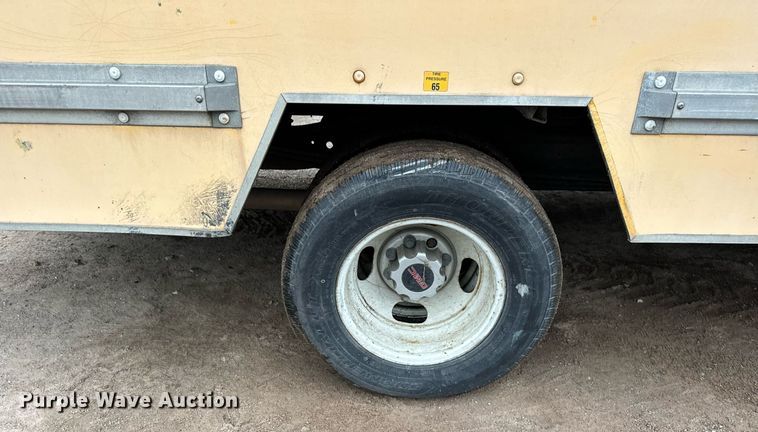 image for item DT2215 2007 GMC Savana G3500 box truck