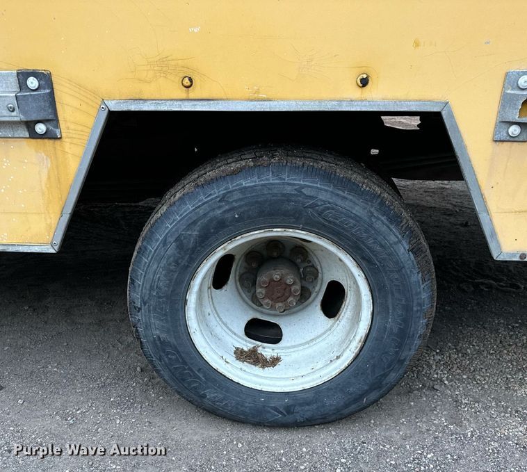 image for item DT2215 2007 GMC Savana G3500 box truck