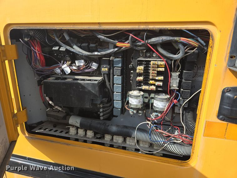 image for item DT5329 2008 IC school bus