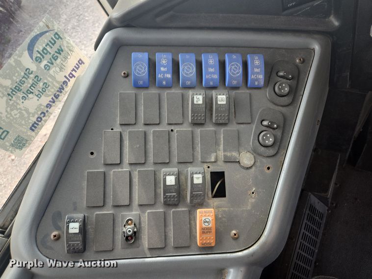 image for item DT5329 2008 IC school bus