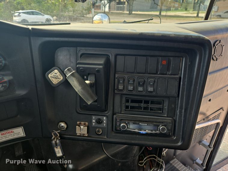 image for item DT5329 2008 IC school bus