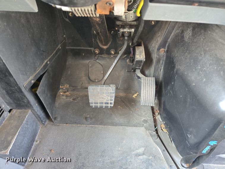 image for item DT5329 2008 IC school bus