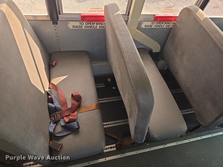 image for item DT5329 2008 IC school bus