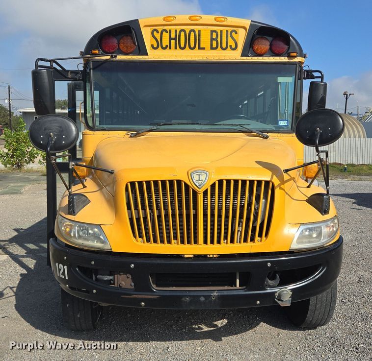 image for item DT5330 2010 IC school bus