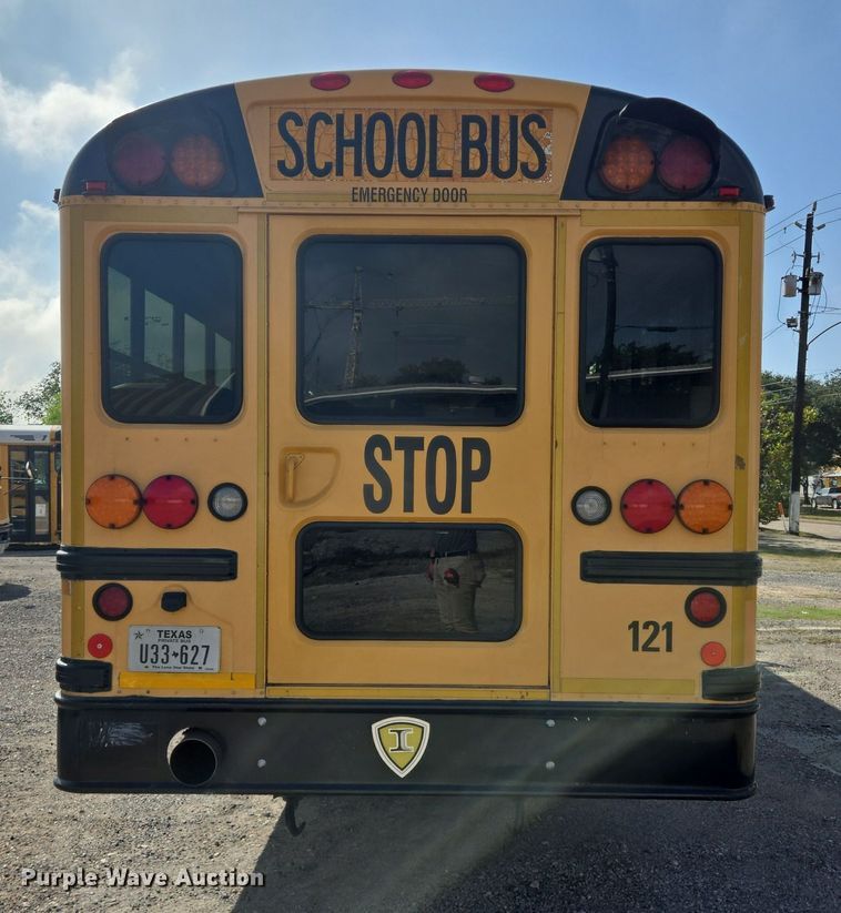 image for item DT5330 2010 IC school bus