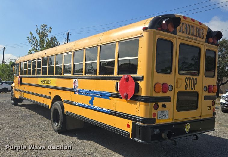 image for item DT5330 2010 IC school bus