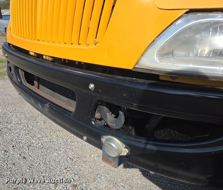 image for item DT5330 2010 IC school bus