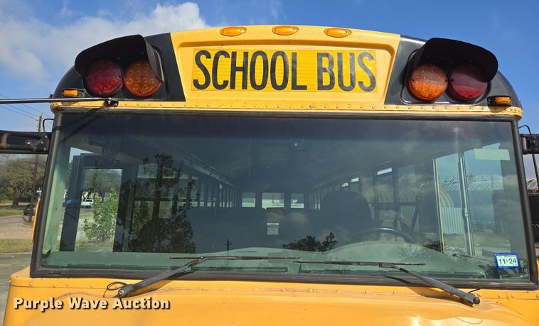 image for item DT5330 2010 IC school bus