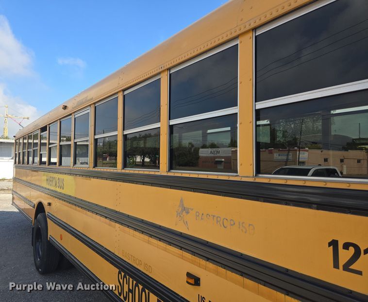 image for item DT5330 2010 IC school bus