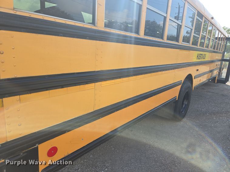 image for item DT5330 2010 IC school bus