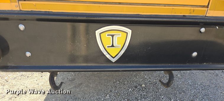 image for item DT5330 2010 IC school bus