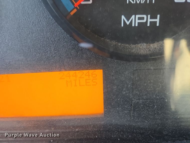 image for item DT5330 2010 IC school bus