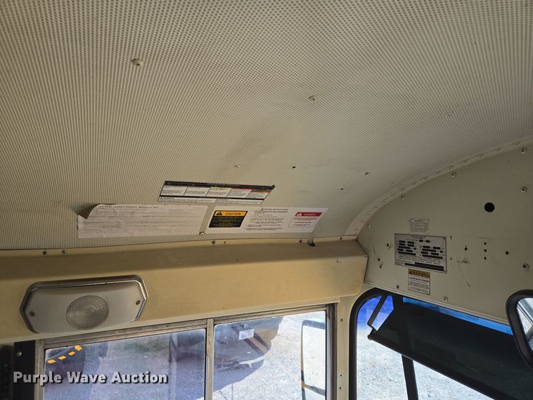 image for item DT5330 2010 IC school bus