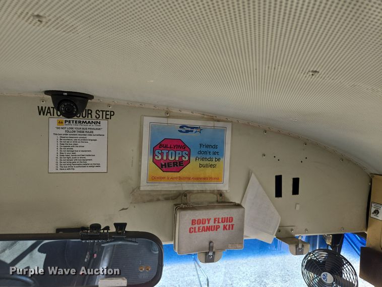 image for item DT5330 2010 IC school bus