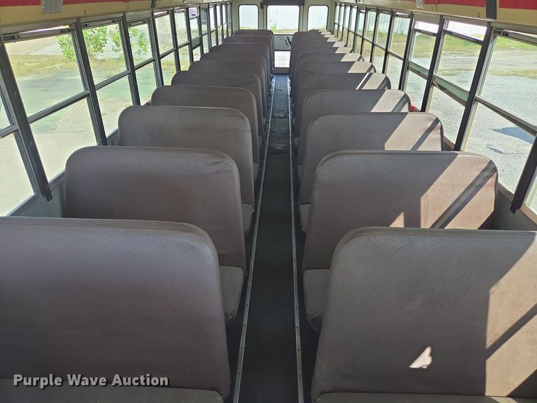 image for item DT5330 2010 IC school bus