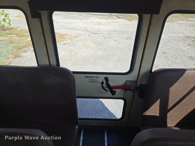 image for item DT5330 2010 IC school bus