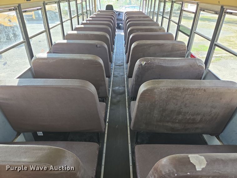 image for item DT5330 2010 IC school bus