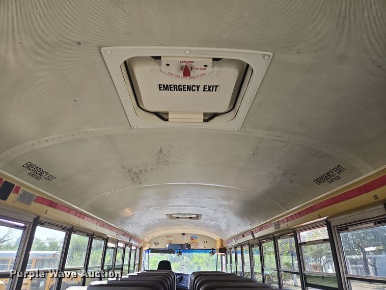 image for item DT5330 2010 IC school bus