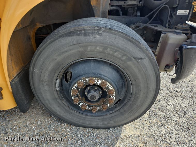 image for item DT5330 2010 IC school bus