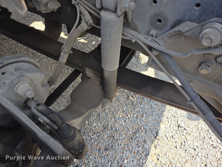 image for item DT5330 2010 IC school bus