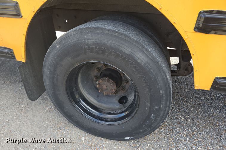 image for item DT5330 2010 IC school bus