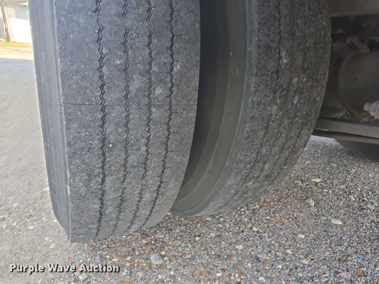 image for item DT5330 2010 IC school bus