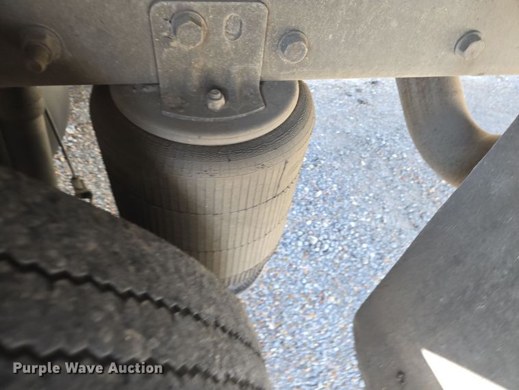 image for item DT5330 2010 IC school bus