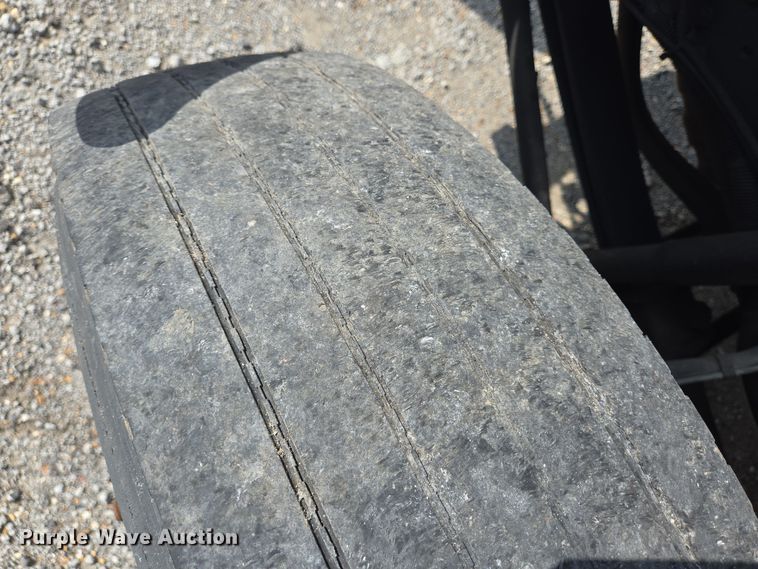 image for item DT5330 2010 IC school bus