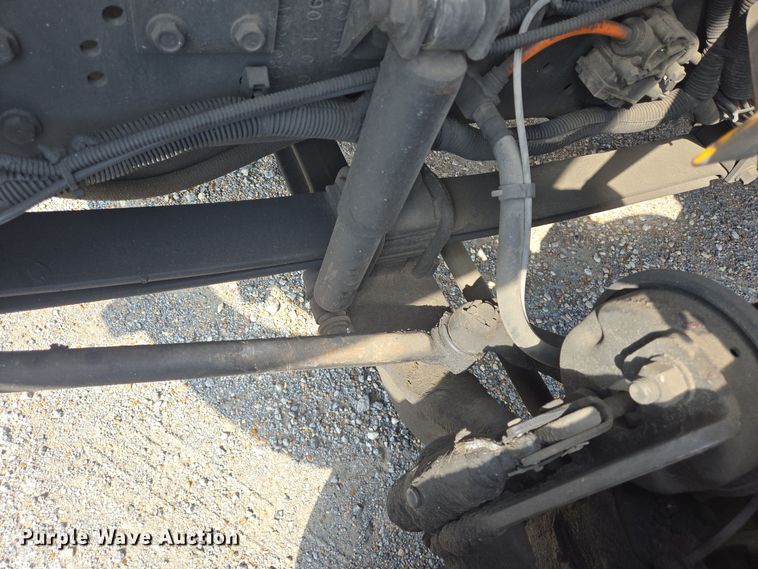 image for item DT5330 2010 IC school bus