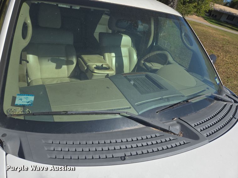 image for item DT5339 2004 Ford F150 SuperCrew pickup truck