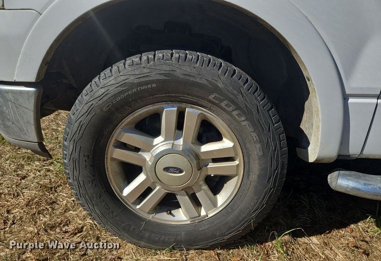 image for item DT5339 2004 Ford F150 SuperCrew pickup truck